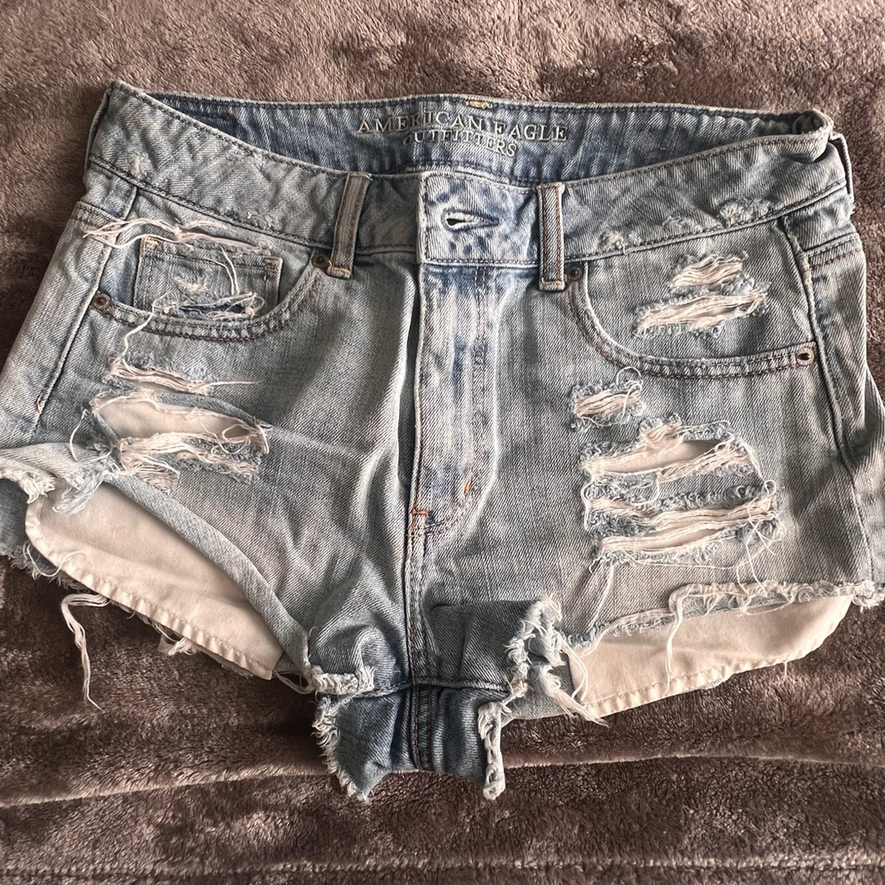 American Eagle Outfitters Faded Blue Distressed Short Shorts